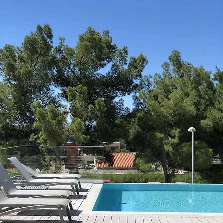 Bel Etage Luxury בית הארחה 4*