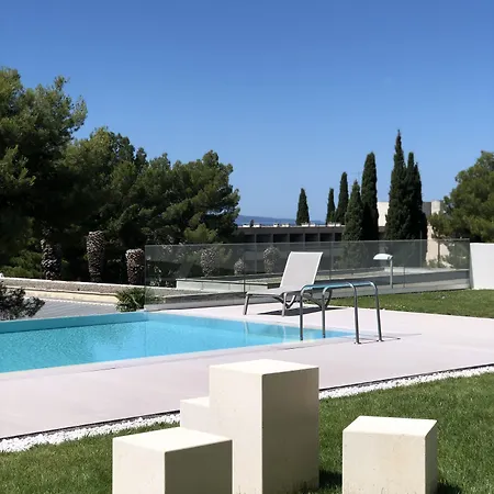 Bel Etage Luxury בית הארחה